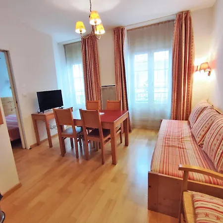 Oo, T2, Centre Luchon, Wifi, Casier A Skis, Ascenseur, 4 Personnes Bagneres-de-Luchon Exterior photo