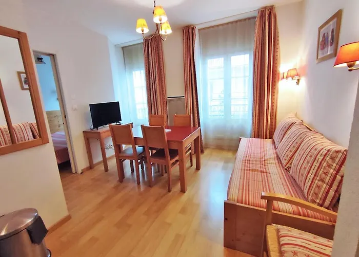 Oo, T2, Centre Luchon, Wifi, Casier A Skis, Ascenseur, 4 Personnes